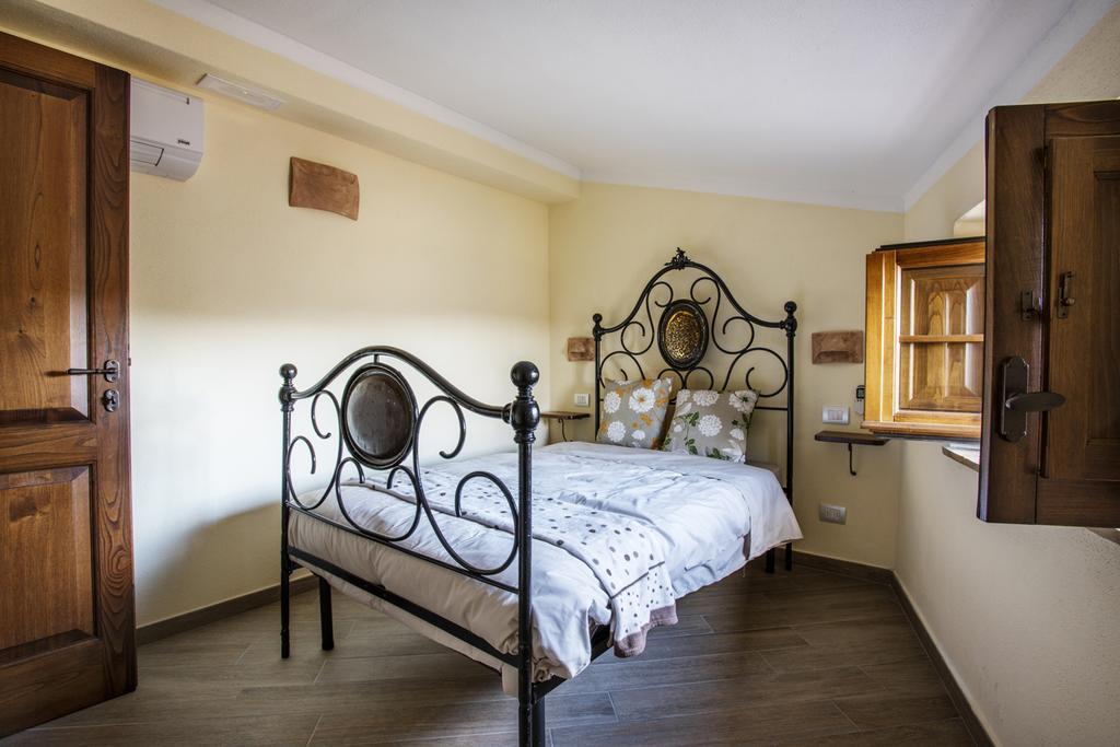 Antico Borgo Seggiano Acomodação com café da manhã Quarto foto